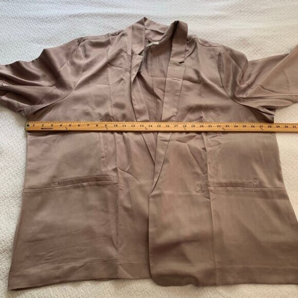 NEW Maurices light mauve collared satin feel long sleeve lightweight blazer - Picture 8 of 9